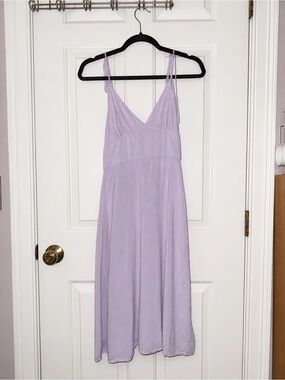 Lilac V-Neck Spaghetti Strap Midi Dress